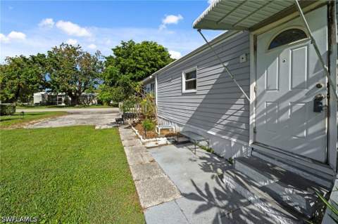 308 Cape Sable Dr, Naples FL - photo 6 of 33