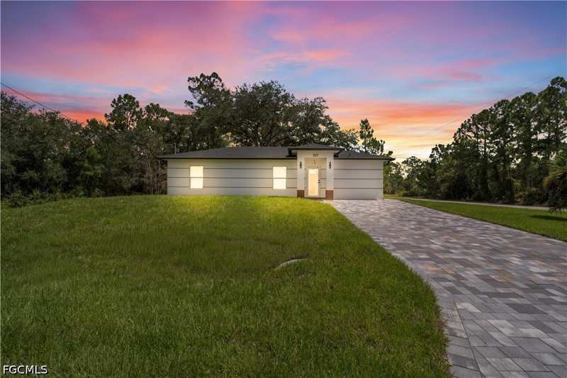 3 bedroom SingleFamilyResidence at 227 Narcissus Ave S, Lehigh Acres, Lehigh Acres — photo 1
