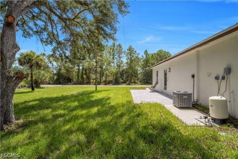 227 Narcissus Ave S, Lehigh Acres FL - photo 15 of 25
