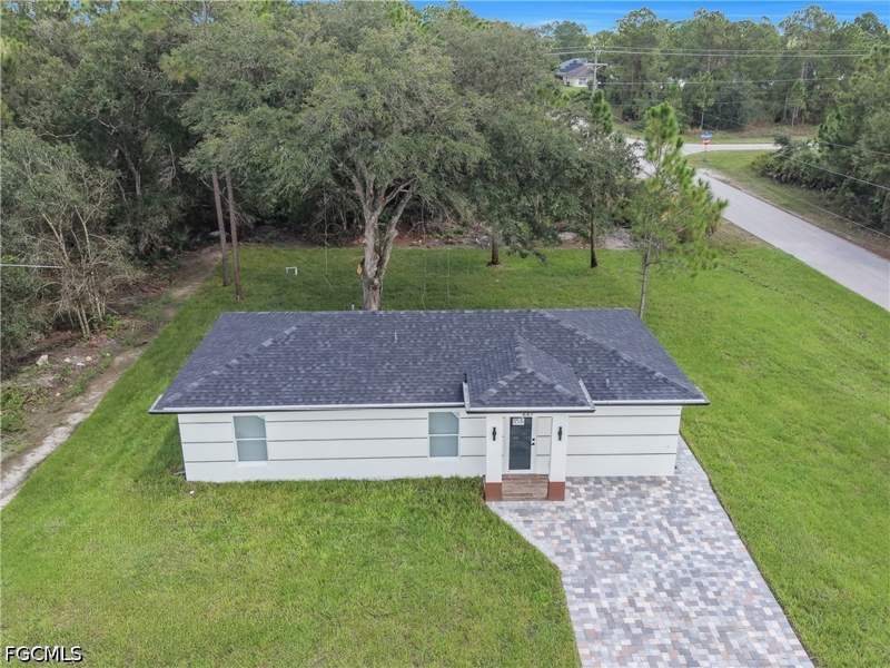 3 bedroom SingleFamilyResidence at 227 Narcissus Ave S, Lehigh Acres, Lehigh Acres — photo 2