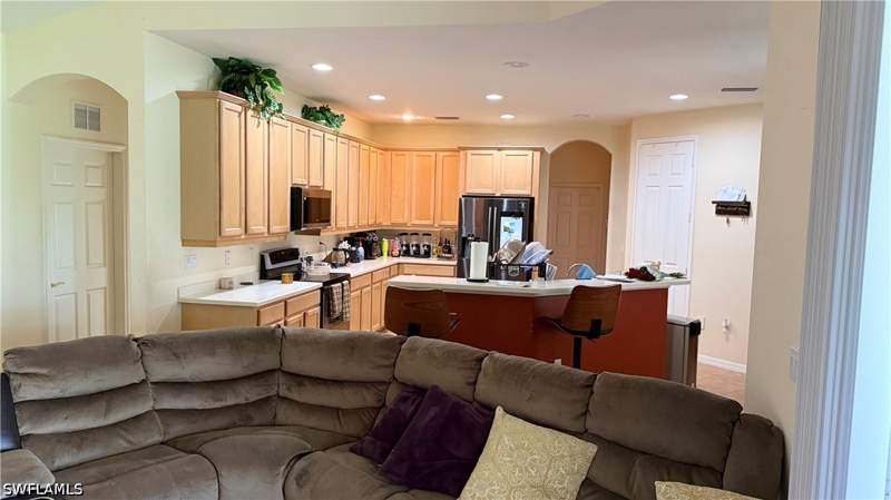 4 bedroom SingleFamilyResidence at 10601 Sir Michaels Place Dr, Sir Michaels Place, Bonita Springs — photo 3