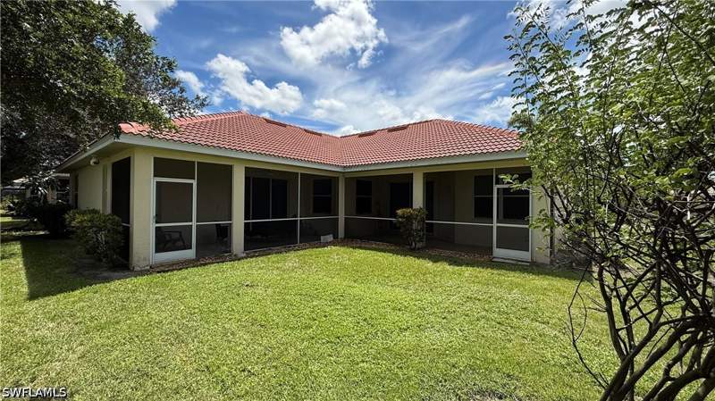 4 bedroom SingleFamilyResidence at 10601 Sir Michaels Place Dr, Sir Michaels Place, Bonita Springs — photo 4