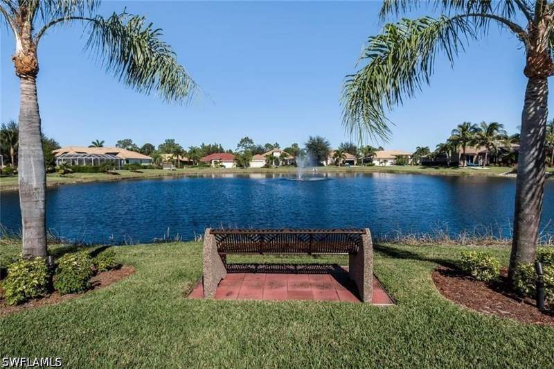 4 bedroom SingleFamilyResidence at 10601 Sir Michaels Place Dr, Sir Michaels Place, Bonita Springs — photo 5