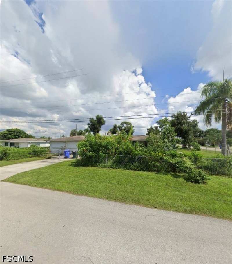 4 bedroom SingleFamilyResidence at 3735 Kelly St, Palmlee Park, Fort Myers — photo 1