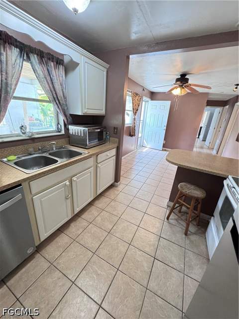 3735 Kelly St, Fort Myers FL - photo 12 of 29