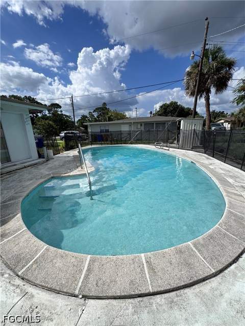3735 Kelly St, Fort Myers FL - photo 9 of 29