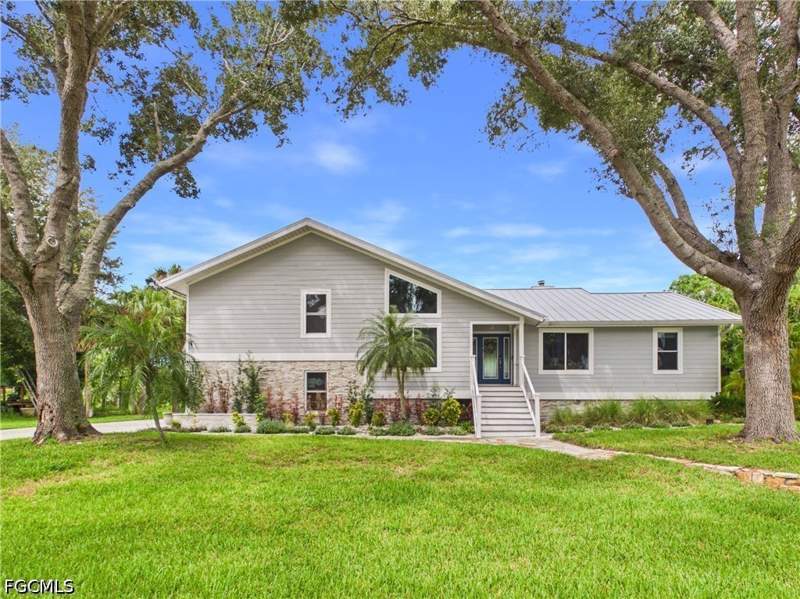 4 bedroom SingleFamilyResidence at 15492 Chloe Cir, Hendry Creek, Fort Myers — photo 2