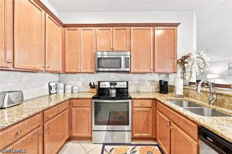 8664 Genova Ct, Naples FL - photo 13 of 50