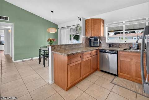 9197 Pomelo Rd E, Fort Myers FL - photo 10 of 23