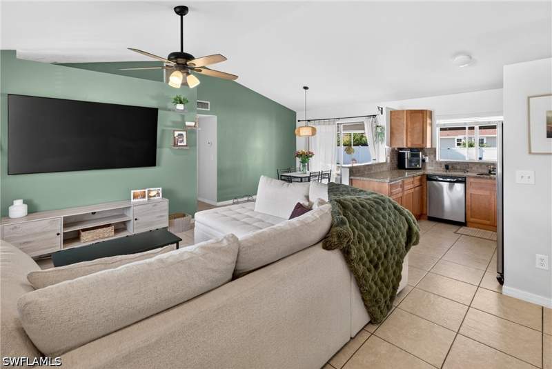 3 bedroom SingleFamilyResidence at 9197 Pomelo Rd E, San Carlos Park, Fort Myers — photo 5