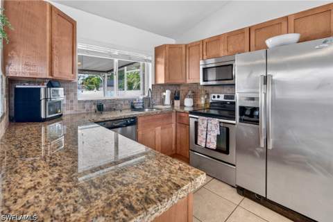 9197 Pomelo Rd E, Fort Myers FL - photo 8 of 23