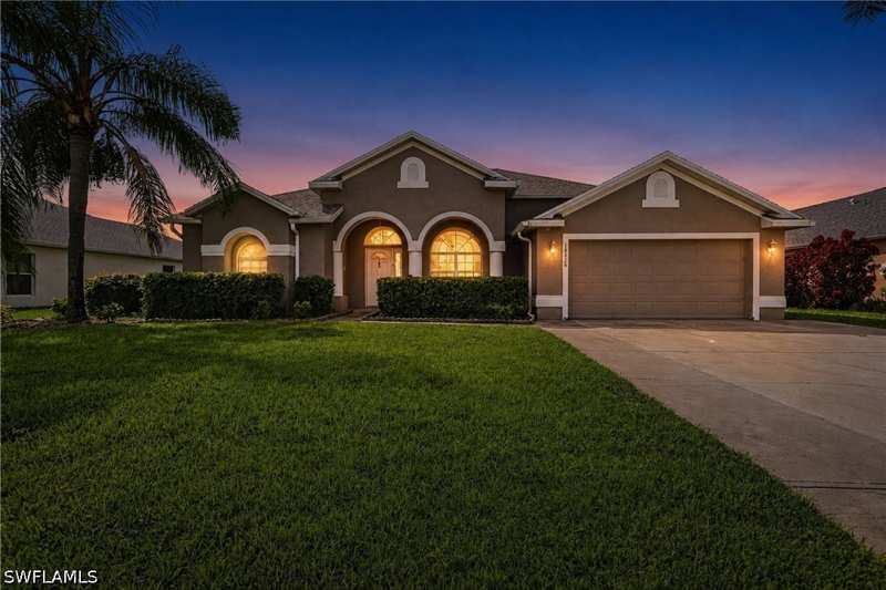 3 bedroom SingleFamilyResidence at 18320 Plumbago Ct, Town Lakes, Lehigh Acres — photo 1