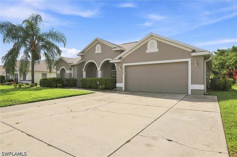3 bedroom SingleFamilyResidence at 18320 Plumbago Ct, Town Lakes, Lehigh Acres — photo 4