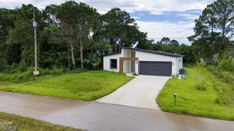 3 bedroom SingleFamilyResidence at 1222 Hilliard St E, Southeast Lehigh, Lehigh Acres — photo 1