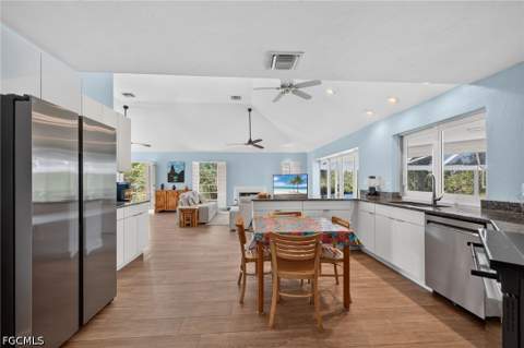 9436 Yucca Ct, Sanibel FL - photo 10 of 47