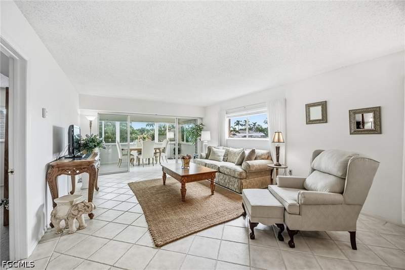 2 bedroom Condominium at 4309 Mariner Way 108, Town And River, Fort Myers — photo 4