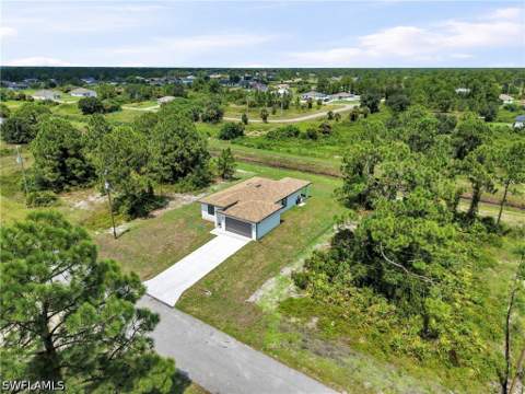 1035 Bandera St, Lehigh Acres FL - photo 11 of 35