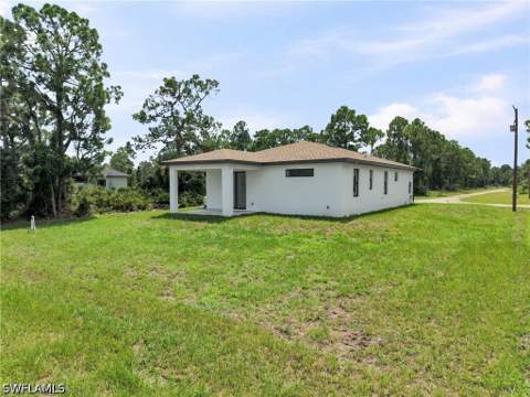 1035 Bandera St, Lehigh Acres FL - photo 16 of 35