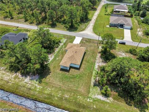 1035 Bandera St, Lehigh Acres FL - photo 9 of 35