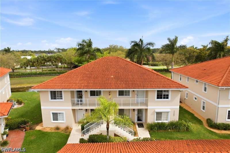 2 bedroom Condominium at 1723 Reuven Cir 2004, St. George, Naples — photo 1