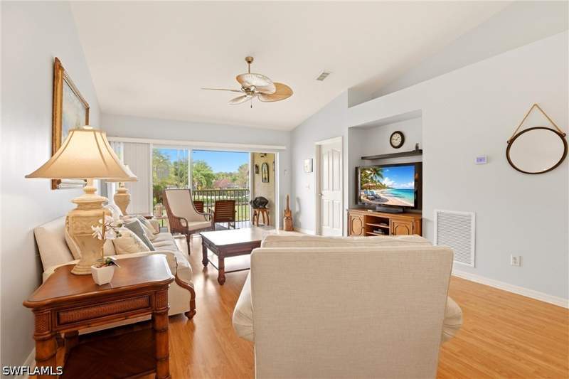 2 bedroom Condominium at 1723 Reuven Cir 2004, St. George, Naples — photo 5
