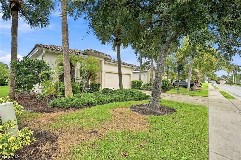 3 bedroom SingleFamilyResidence at 2469 Keystone Lake Dr, Coral Lakes, Cape Coral — photo 3