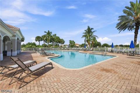 2469 Keystone Lake Dr, Cape Coral FL - photo 7 of 26