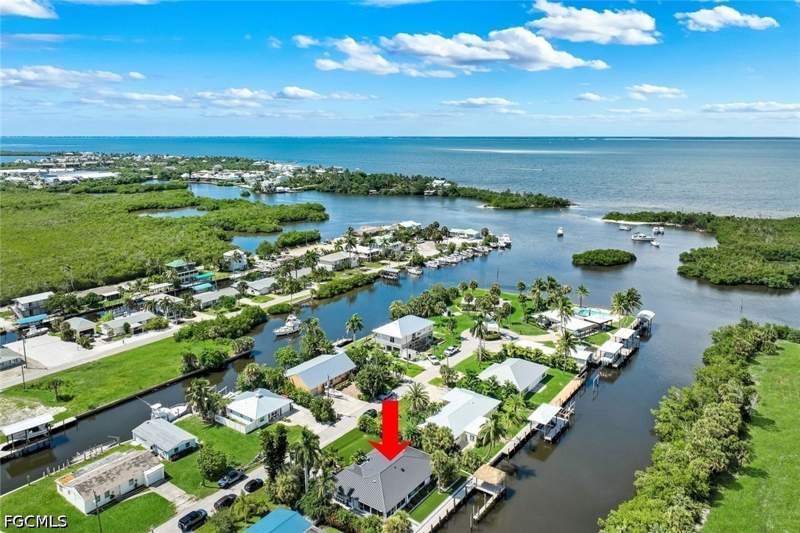 2 bedroom SingleFamilyResidence at 16340 Buccaneer St, Knights Bokeelia Isle, Bokeelia — photo 2