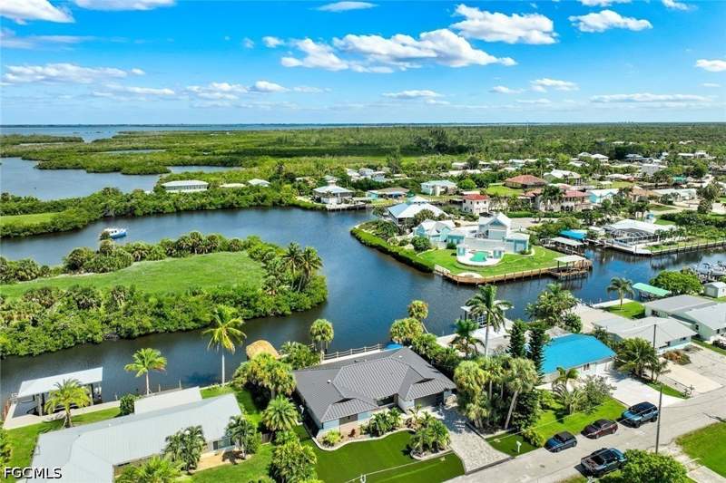2 bedroom SingleFamilyResidence at 16340 Buccaneer St, Knights Bokeelia Isle, Bokeelia — photo 3