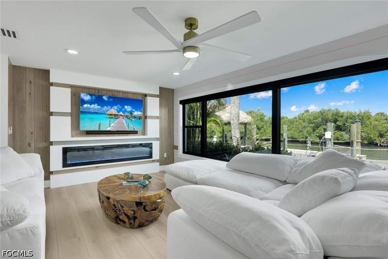 2 bedroom SingleFamilyResidence at 16340 Buccaneer St, Knights Bokeelia Isle, Bokeelia — photo 5