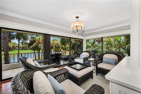 105 Clubhouse Ln 389, Naples FL - photo 11 of 42