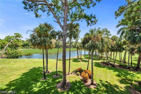 105 Clubhouse Ln 389, Naples FL - photo 12 of 42
