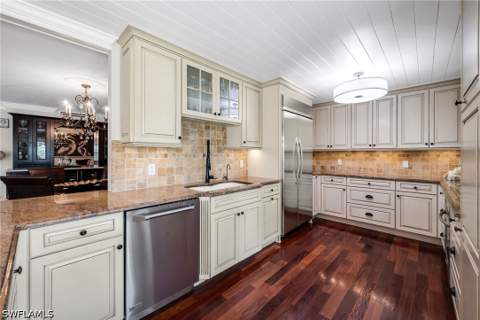 105 Clubhouse Ln 389, Naples FL - photo 6 of 42