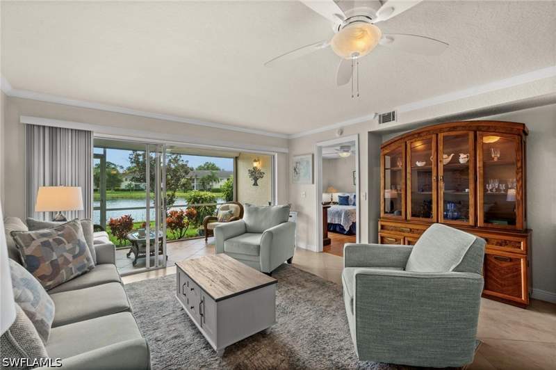 3 bedroom Condominium at 409 Gabriel Cir 1, Opal, Naples — photo 4