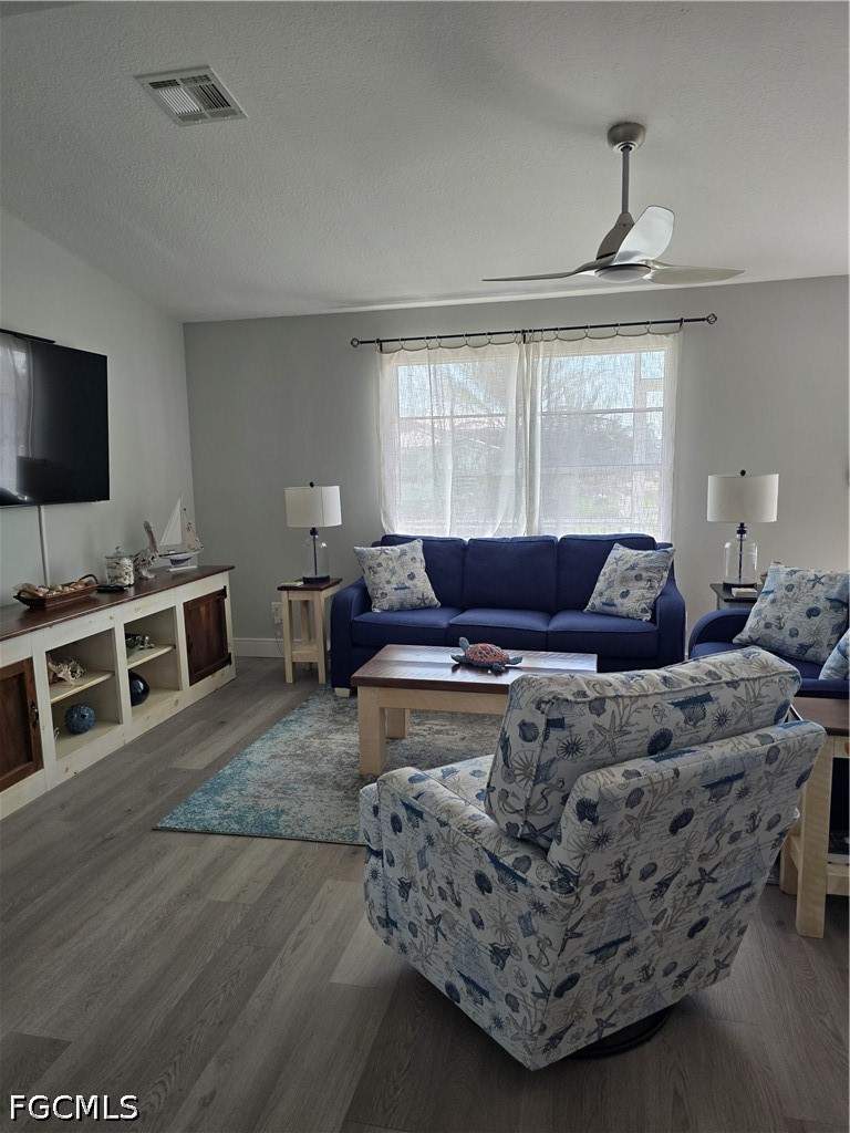 3 bedroom SingleFamilyResidence at 2471 Avocado St, Pine Island, St James City — photo 5