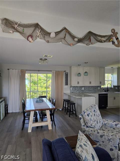 2471 Avocado St, St James City FL - photo 6 of 37