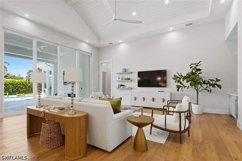 4 bedroom SingleFamilyResidence at 2150 Tarpon Rd, Royal Harbor, Naples — photo 2