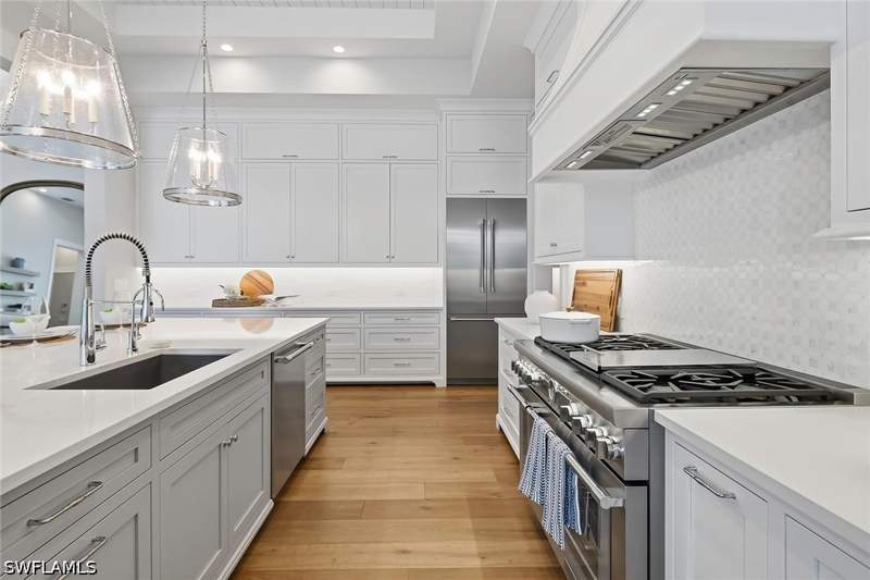 4 bedroom SingleFamilyResidence at 2150 Tarpon Rd, Royal Harbor, Naples — photo 5