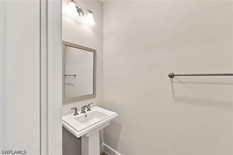 13013 Pembroke Dr, Naples FL - photo 13 of 33