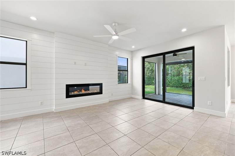 3 bedroom Townhouse at 13013 Pembroke Dr, Hamilton Place, Naples — photo 4