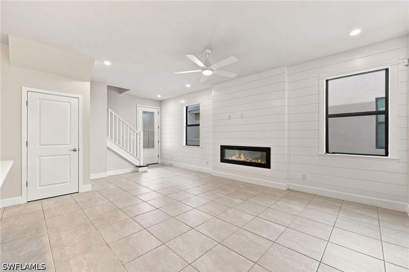 3 bedroom Townhouse at 13013 Pembroke Dr, Hamilton Place, Naples — photo 5