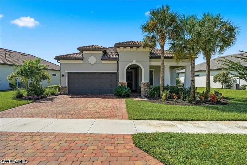 4 bedroom SingleFamilyResidence at 9831 Everglades Dr, Greyhawk At Golf Club Of The Everglades, Naples — photo 1