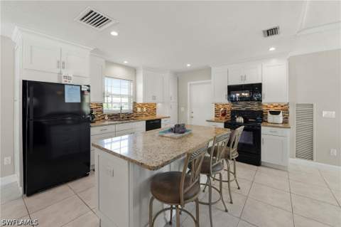 1346 Jamaica Rd, Marco Island FL - photo 7 of 38