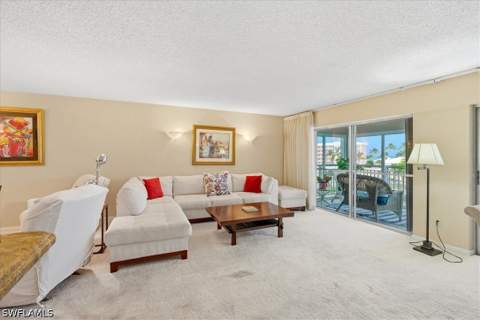 2600 Gulf Shore Blvd N 42, Naples FL - photo 10 of 27