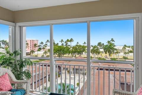 2600 Gulf Shore Blvd N 42, Naples FL - photo 15 of 27
