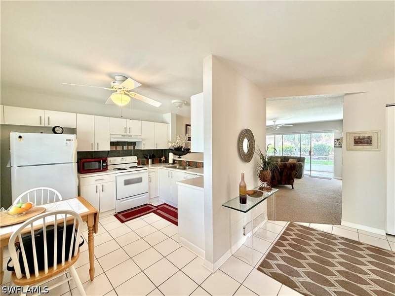 2 bedroom Condominium at 1766 Reuven Cir 3, St. George, Naples — photo 5