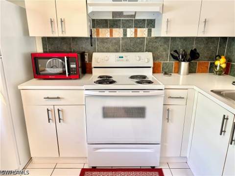 1766 Reuven Cir 3, Naples FL - photo 8 of 50
