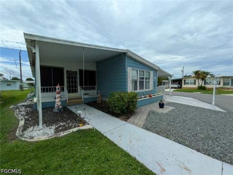 9033 Flamingo Cir, North Fort Myers FL - photo 11 of 16