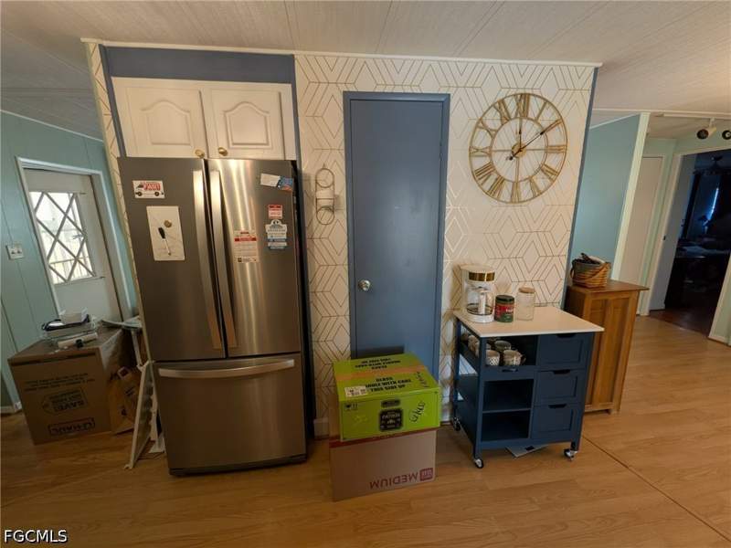 2 bedroom ManufacturedHome at 9033 Flamingo Cir, Tamiami Village, North Fort Myers — photo 3