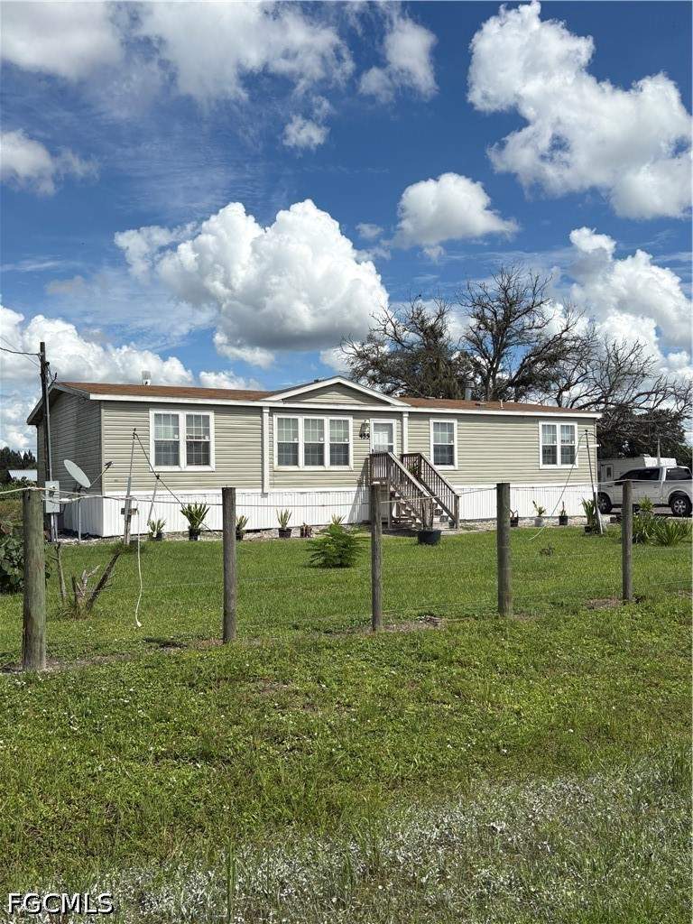 3 bedroom SingleFamilyResidence at 455 N Datil St, Montura Ranch Estates, Clewiston — photo 2
